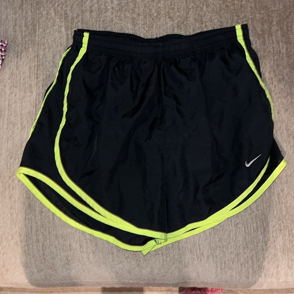 Nike Pants - WOMENS NIKE DRI FIT SHORTS WITH LINER SIZE SMALL
